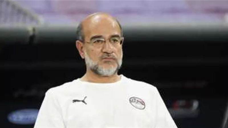 عامر حسين يكشف عن خفايا رفض تأجيل السوبر ويطمئن الجماهير