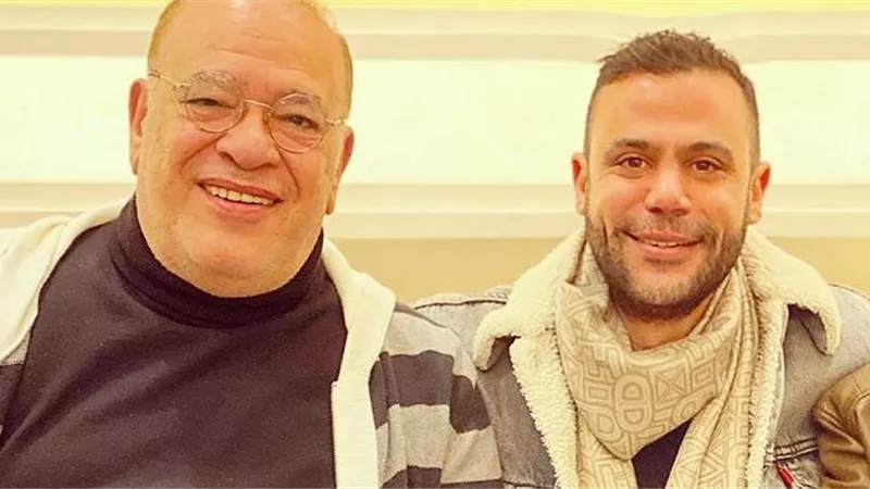 صلاح عبد الله يهنئ محمد إمام علي فيلمه الجديد 
