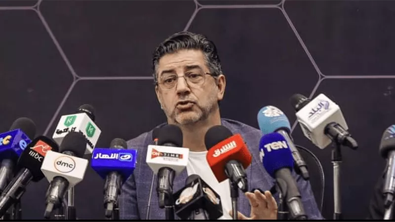 أول تعليق من فيتوريا حول رحيله عن منتخب مصر