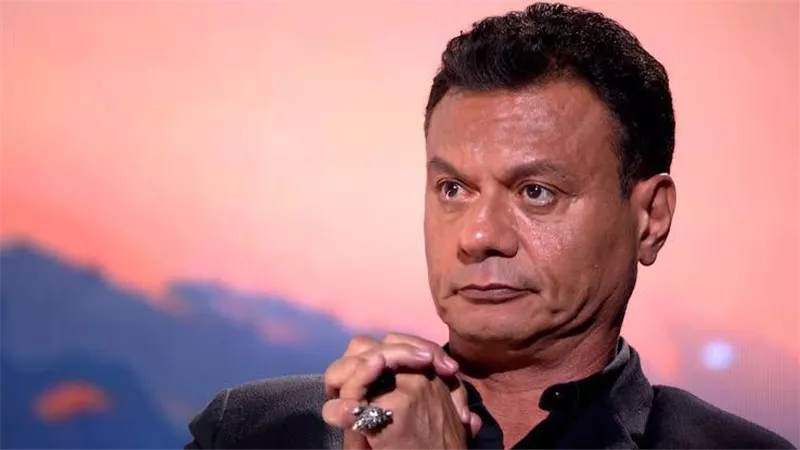 بعكازين وكفالة مالية.. إخلاء سبيل الفنان عباس أبو الحسن بتهمه دهس سيدتين