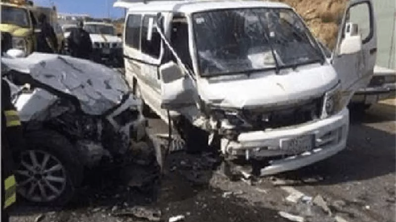 انحراف الطارة وراء حادث انقلاب ميكروباص أعلى وصلة المريوطية