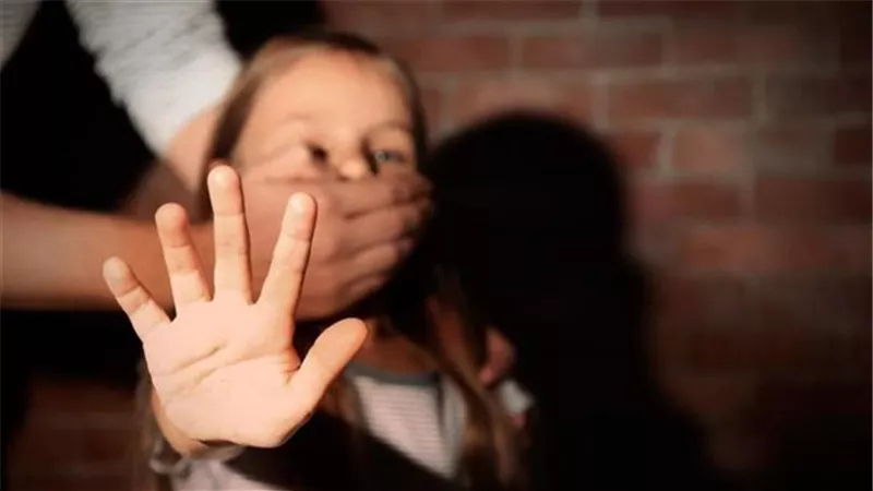 لشهادة الطبيب الشرعي.. مد أجل الحكم على هاتك عرض طفلة في الجيزة