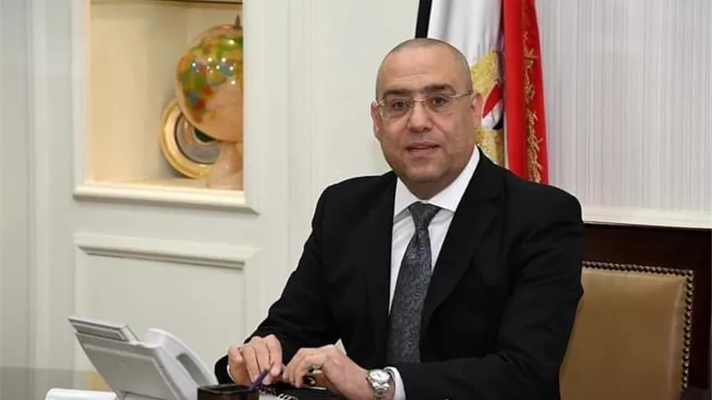 وزير الإسكان: تجهيز غرفة مركزية لإدارة الأزمات والكوارث بمقر الوزارة بالعاصمة الإدارية