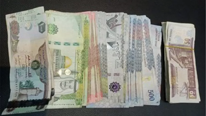 إحباط محاولة تهريب عملات أجنبية بميناء القاهرة الجوى