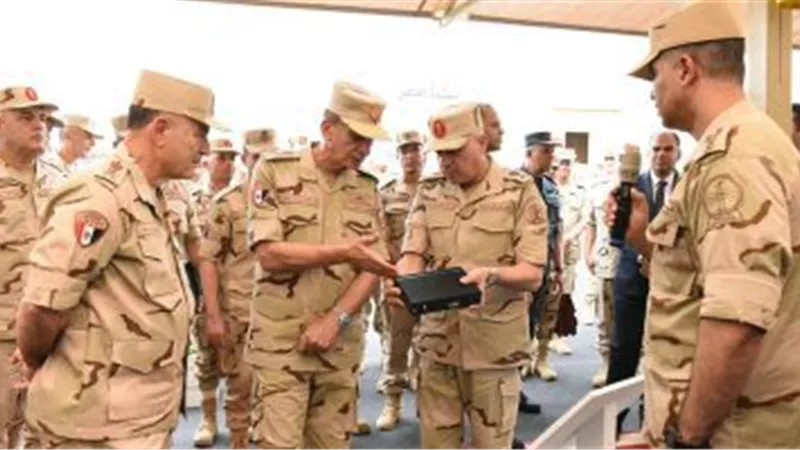 وزير الدفاع يكرم الفائزين فى بطولة الرماية الدولية