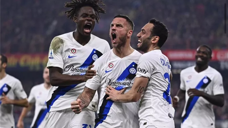 إنتر ميلان متصدر الدوري يتعادل مع جنوى بهدف لمثله