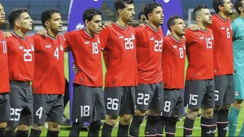 هل ينضم لاعبو الأهلي لمعسكر المنتخب؟ تفاصيل خطة تجهيز الفراعنة لمواجهة غينيا