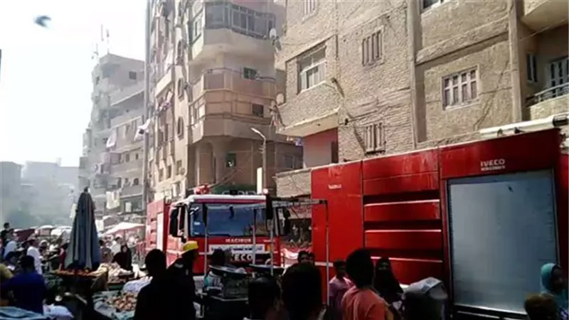 حريق هائل بشقة سكنية يُصيب 4 أشخاص من أسرة واحدة في الصف