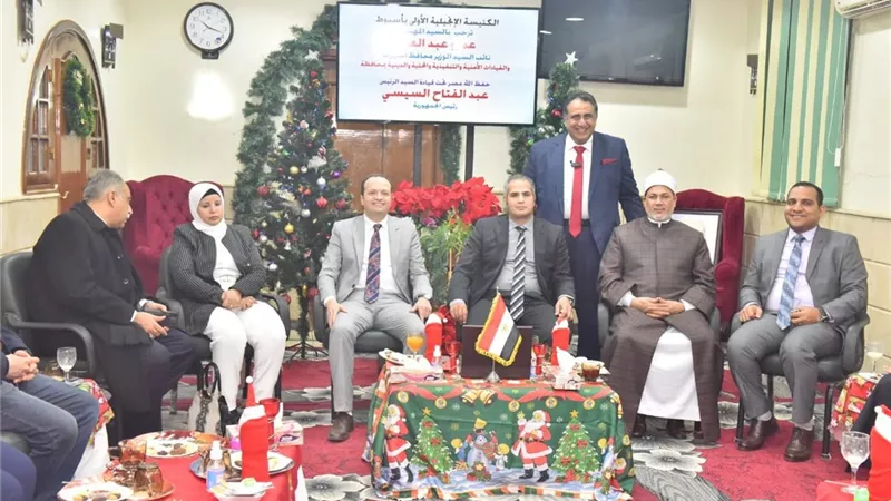 بمناسبة حلول عيد الميلاد المجيد..محافظ أسيوط يشارك الأقباط فرحة عيدهم