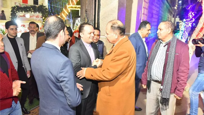 تأكيدًا لمشاعر الوطنية.. محافظ أسيوط يهنئ الأخوة الأقباط بعيد الميلاد المجيد 