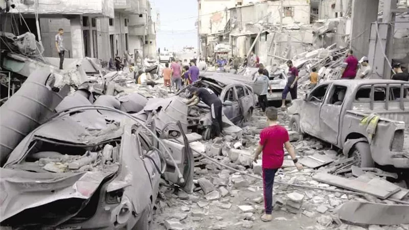 «يديعوت» الدفاع الإسرائيلي بدأ في بناء جدران وسواتر بمحيط غلاف غزة