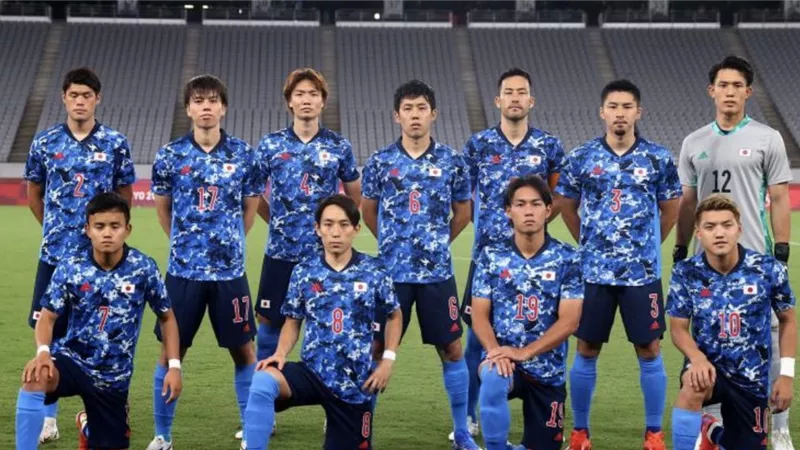 قائمة نارية لليابان في كأس آسيا: إندو وتومياسو يتصدران مع مفاجأة ميتوما المصاب