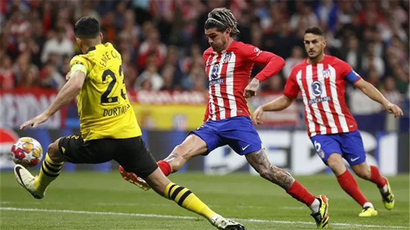 في غيابات أتليتكو مدريد.. دورتموند تسعي لخطف بطاقة نصف النهائي لدوري الأبطال 