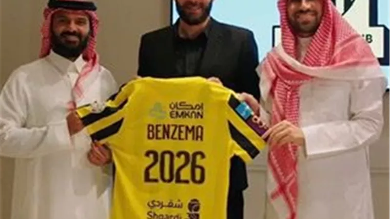 عاصفة فرنسية تضرب الدوري السعودي.. اتحاد جدة يحتفل بضم زميل رونالدو