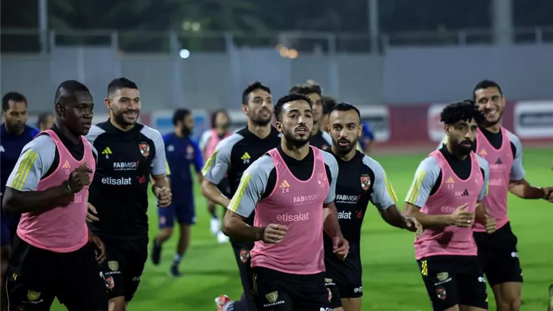 عودة الثنائي محمد عبدالمنعم ومتولى لتدريبات الأهلى بعد شفائهما من الإصابة 