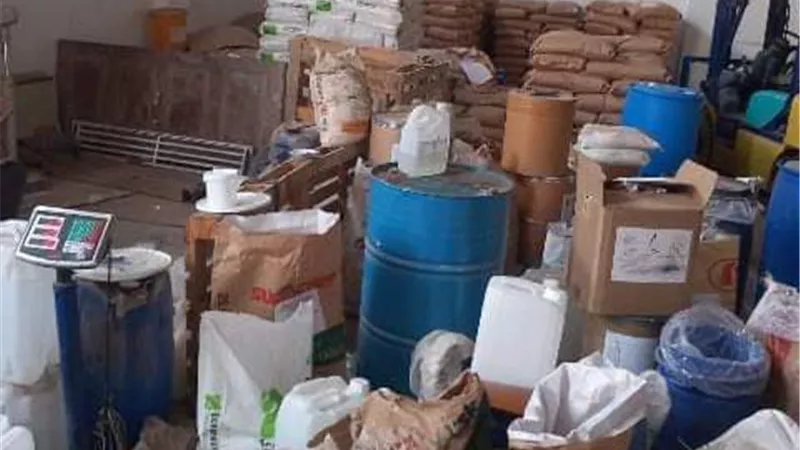 ضبط 27 طن منظفات ومستحضرات مجهولة المصدر في بلبيس 
