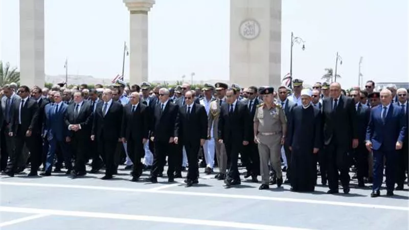 الرئيس السيسي يشارك فى جنازة والدة الدكتور مصطفى مدبولي