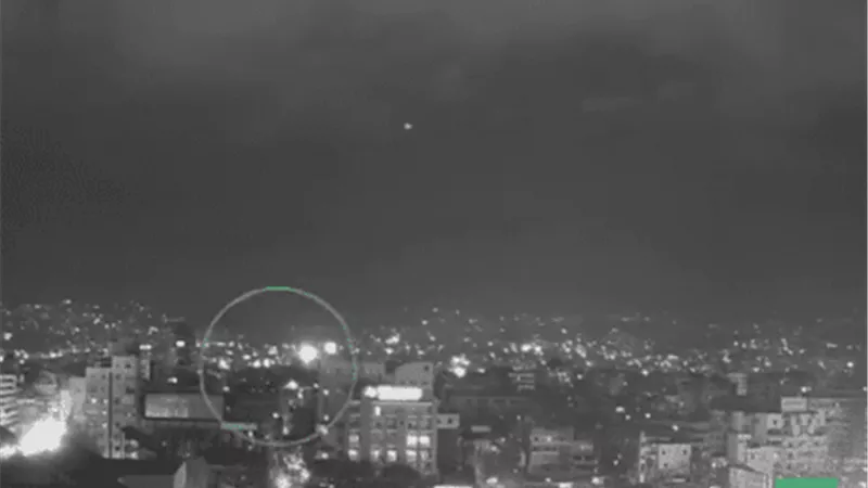 كاميرات المراقبة توثق لحظة اغتيال القيادي صالح العاروري (فيديو)