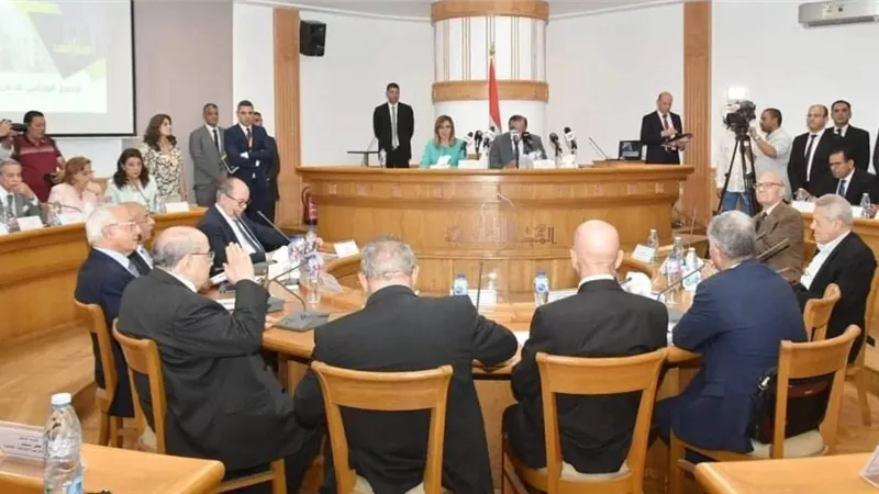 بالأسماء.. وزيرة الثقافة تهنئ الحاصلين على جوائز الدولة التشجيعية