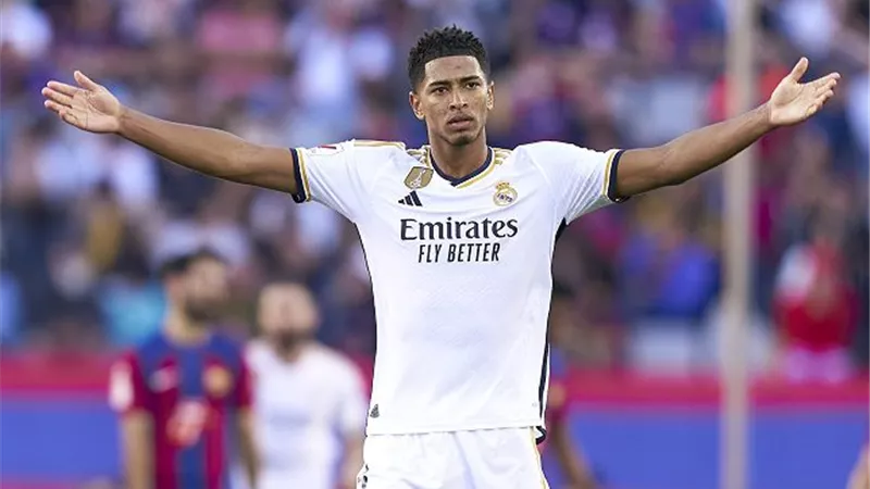 بيلينجهام يفوز بلقب أفضل لاعب فى الدورى الإسبانى