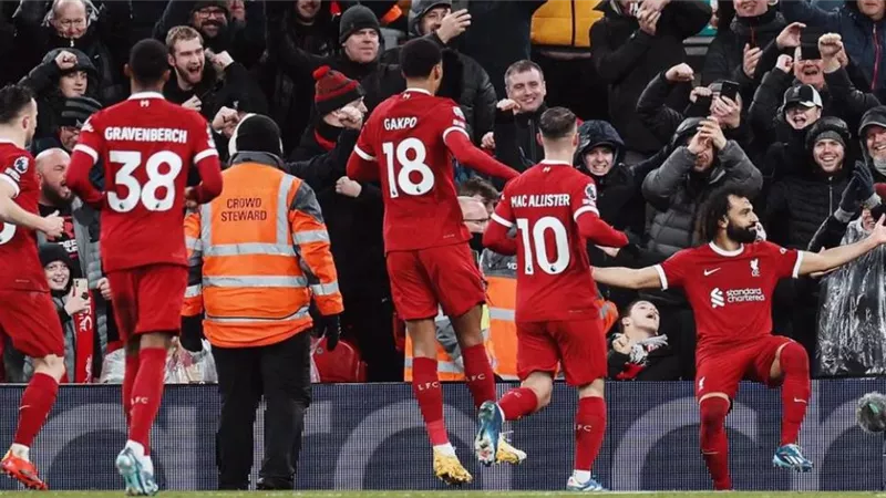 ليفربول يفوز برباعية على نيوكاسل ويحافظ على صدارة الدوري