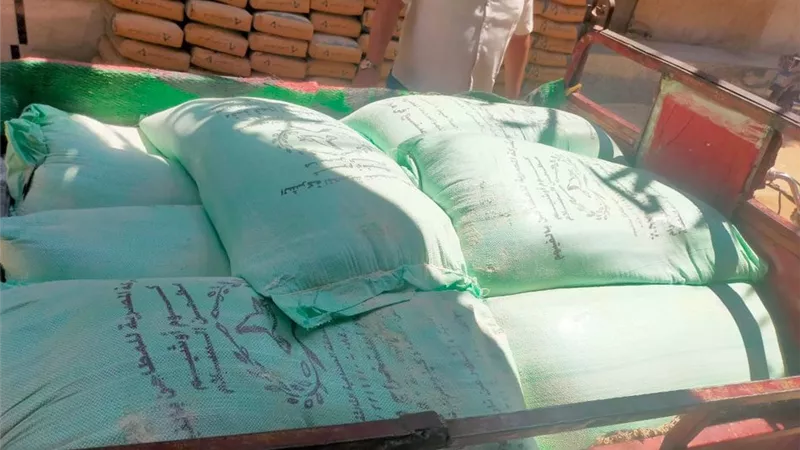 ضبط 15 طن دقيق مدعم قبل بيعه فى السوق السوداء
