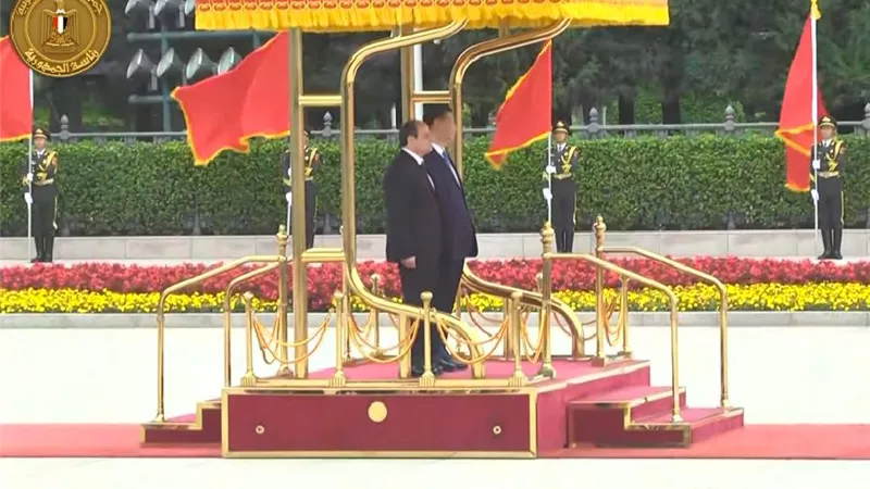 بالعزف الموسيقي.. الرئيس الصيني يستقبل السيسي في القصر الرئاسي بالعاصمة