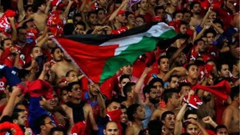 اقفل بقى ياعم..  هتافات وسط غضب جمهور المارد الأحمر