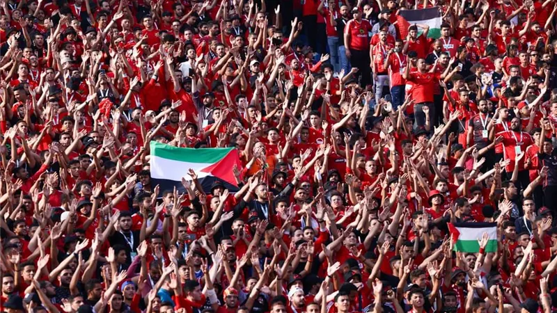 أبو ظبي الرياضيه تقطع هتافات جماهير المارد الأحمر لدعم الفلسطين
