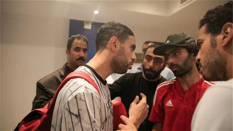 جنح مدينة نصر تقضي بحبس حسين الشحات وحرمانه من العضوية بتهمه صفع الشيبي