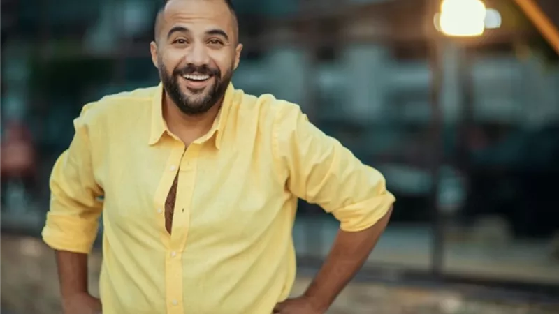 إصابة المطرب علي الألفي جراء انفجار بوتاجاز منزله