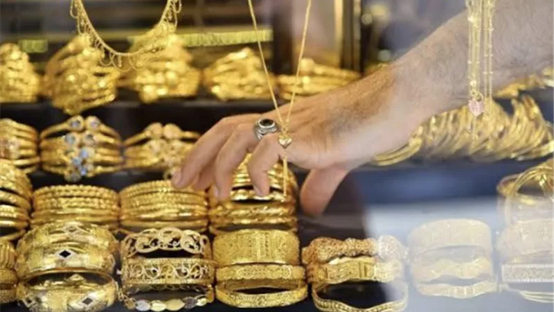 انهيار مفاجئ.. تراجع سعر الذهب واستقرار الدولار