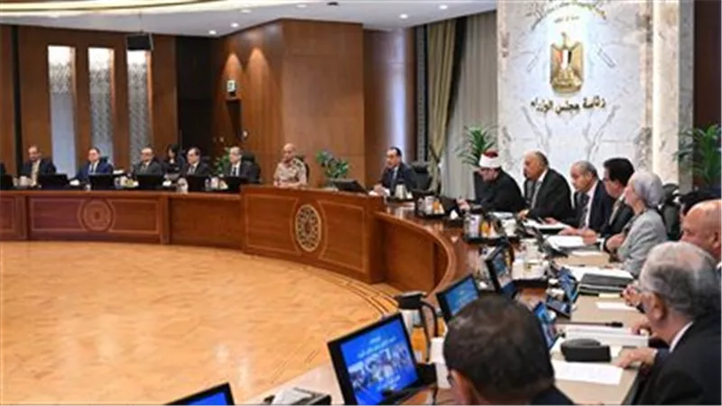 12 عيادة متنقلة.. مدبولي يعتمد طلبات بعض الوزارات بشأن التعاقد