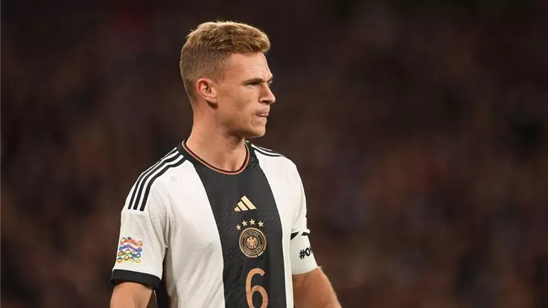 لاعب بايرن ميونيخ يتعرض للمغازلة والانتقاد في آن واحد