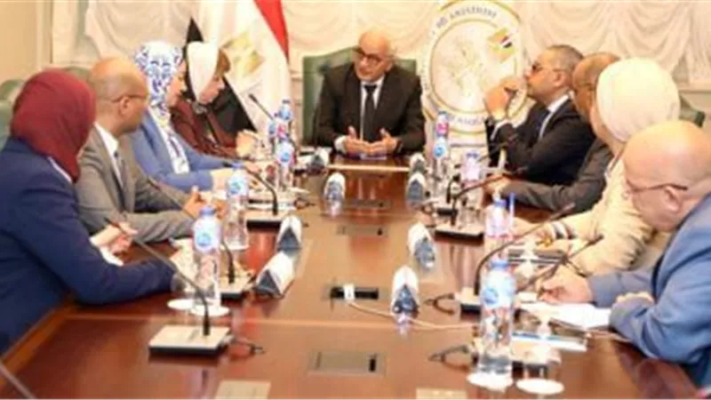 تفاصيل اجتماع وزير التعليم في إطار مبادرة التربية الإيجابية