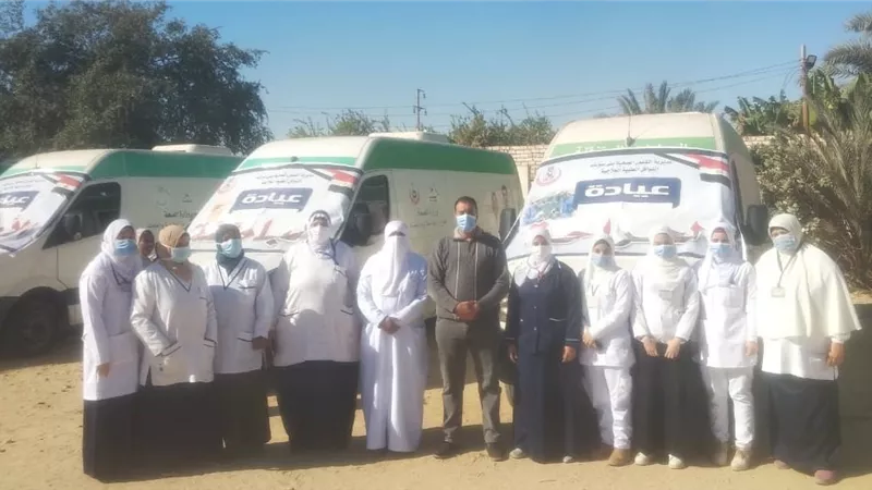 محافظ بنى سويف: الكشف وتوفير العلاج لأكثر من 1000 مواطنًا في قافلة مجانية