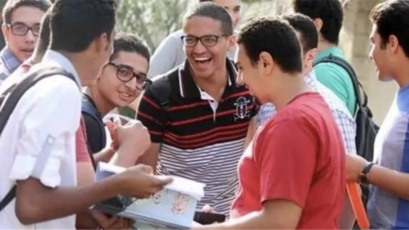 ردود أفعال مبشرة من طلاب الثانوية العامة بالمحافظات عن امتحان اللغة العربية