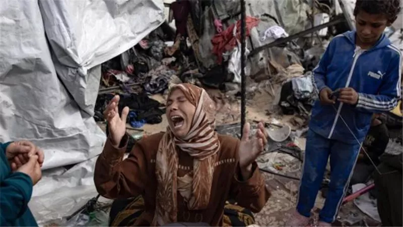 قوات الاحتلال تتوغل بالمناطق المكتظة بالسكان في رفح