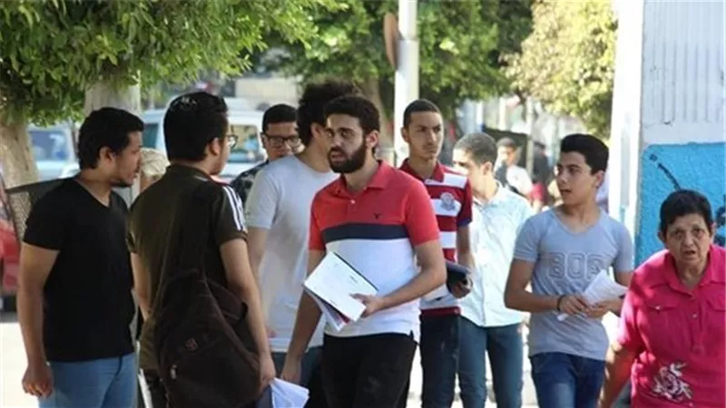 بعد بدء لجنة الامتحان..تداول أسئلة امتحان اللغة الفرنسية للثانوية العامة