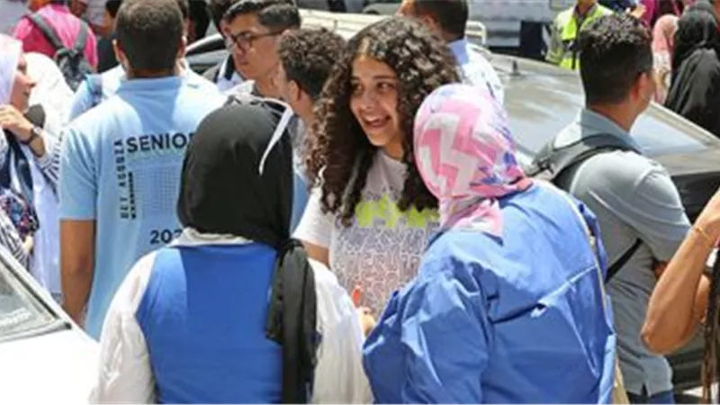 كان سهلاً ..طلاب الثانوية العامة عن امتحان اللغة الفرنسية 