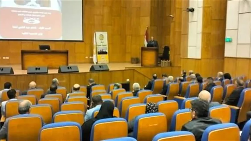 التنمية المحلية تنظم ورشة عمل حول تطبيق قانون انتظار المركبات بالشوارع