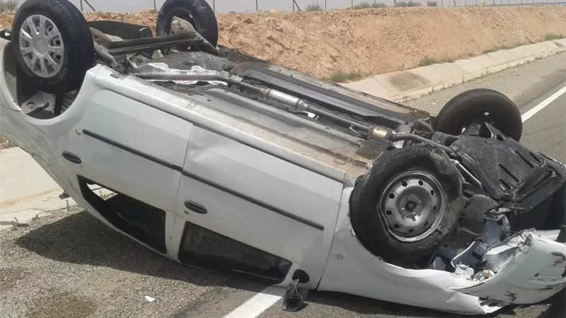 حادث انقلاب سيارة يصيب شخصين فى الشرقية