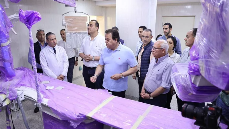 عبدالغفار يتفقد المبنى البحري بمستشفى السلام فى بورسعيد