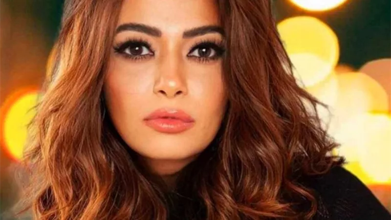 داليا مصطفى تفاجئ جمهورها بـ «روچ أسود»