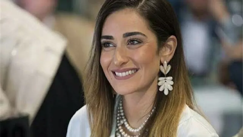 أمينة خليل عن 