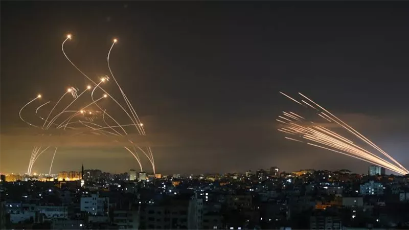 الإحتلال الإسرائيلي يقصف منصة إطلاق صواريخ شمالي غزة