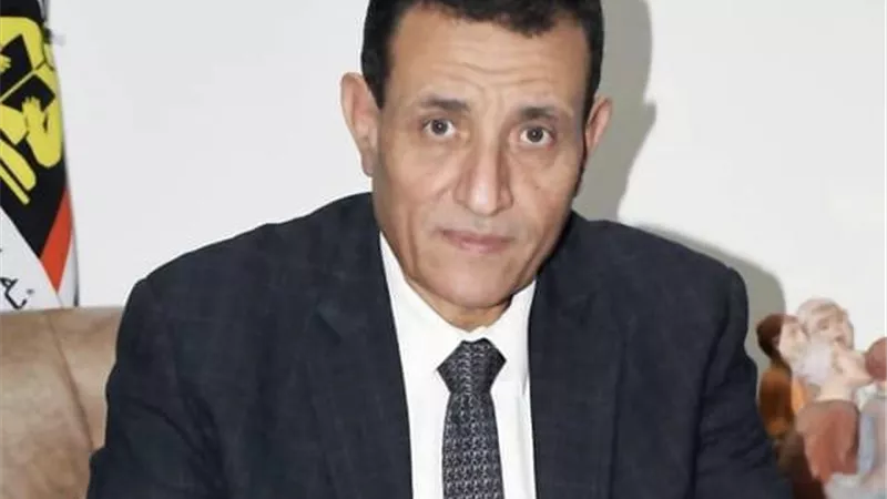 «ناصف» يقدم أوراقًا بحثية عن «سيكولوجية العلاقة بين الأميّة والسلوكيات الإجراميّة»