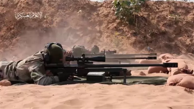 القسام يقنص جنود ويدمر دبابات صهيونية بمحاور التوغل بغزة
