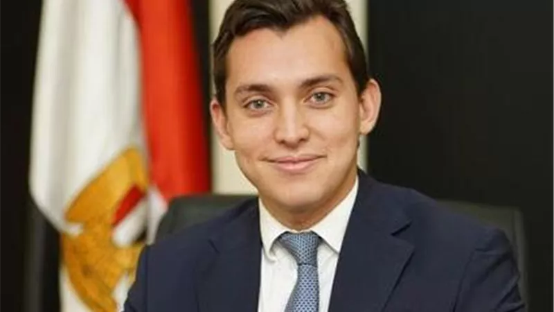 وزيرة التخطيط تُصدر قرارًا بتعيين سيف صالح معاون الوزيرة للسياسات العامة والإستثمار