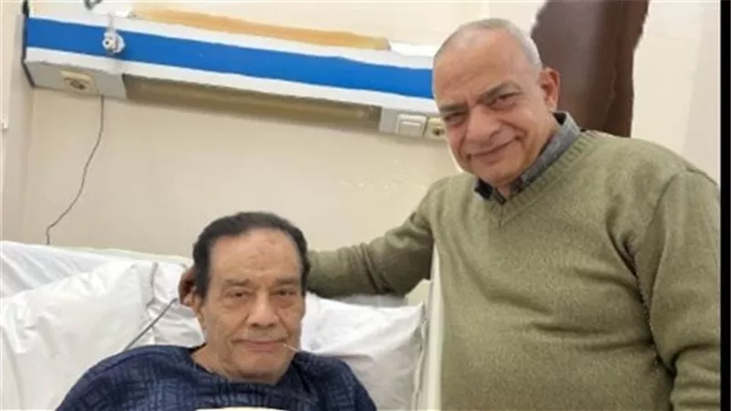 من مشاكل في القلب للكلى والكبد.. حلمي بكر يخرج من المستشفى